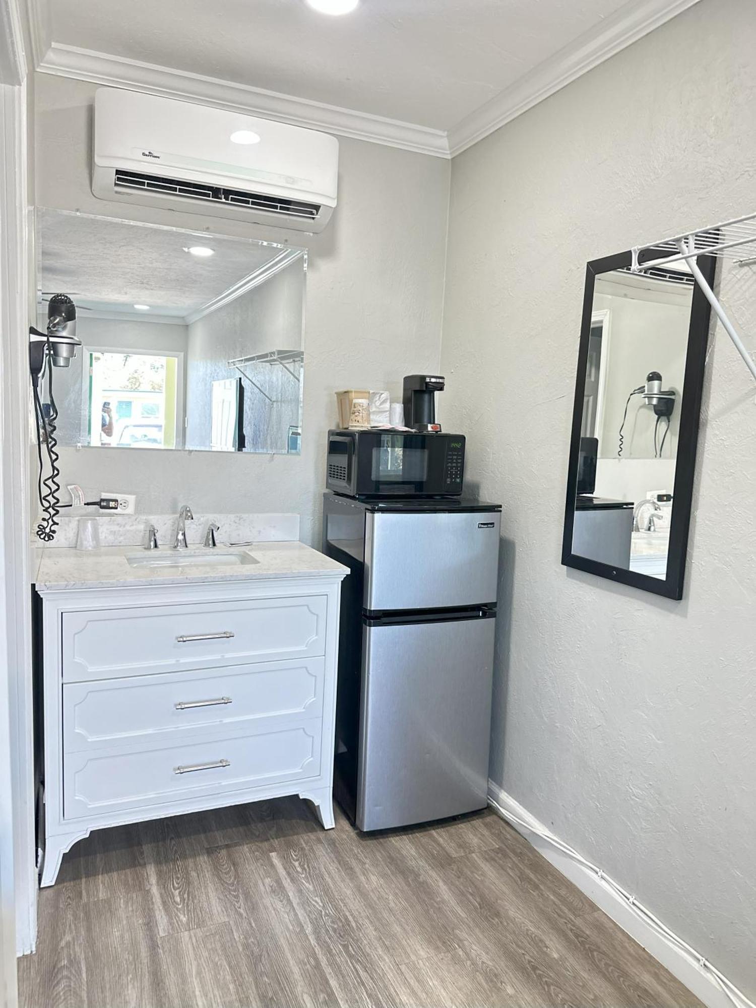 Sunshine Inn & Suites Venice, Florida Venice Gardens エクステリア 写真