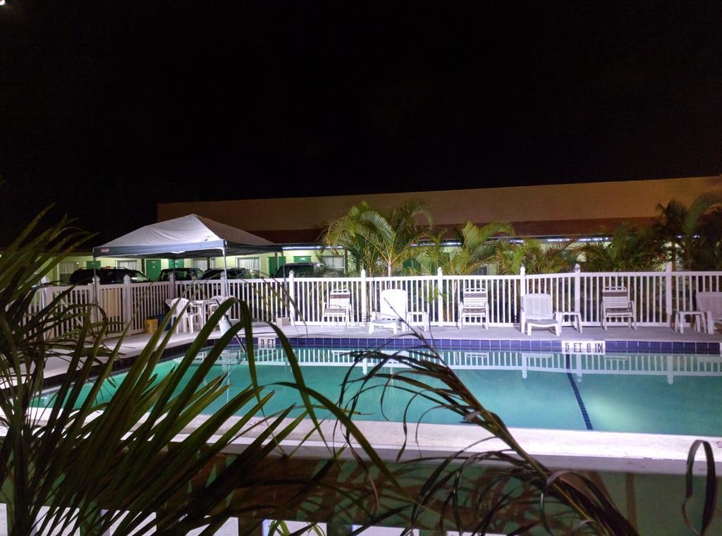 Sunshine Inn & Suites Venice, Florida Venice Gardens エクステリア 写真