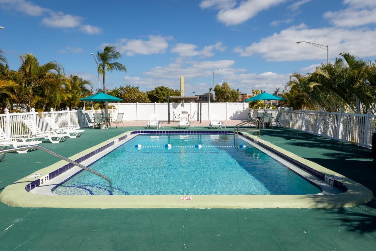Sunshine Inn & Suites Venice, Florida Venice Gardens エクステリア 写真
